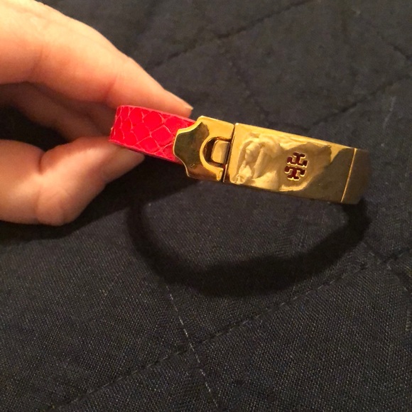 Tory Burch Jewelry - Tory Burch logo leather bracelet